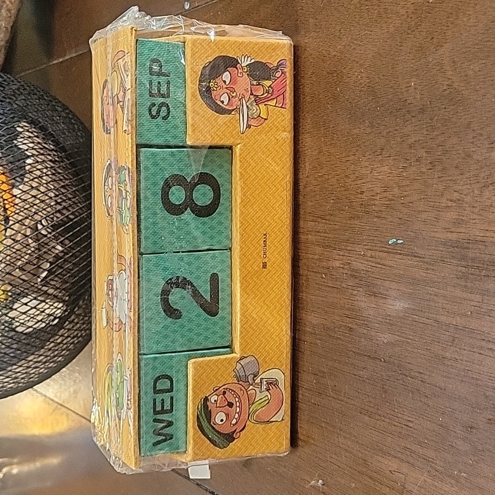 Chumbak Bobble Heads Desk Calendar